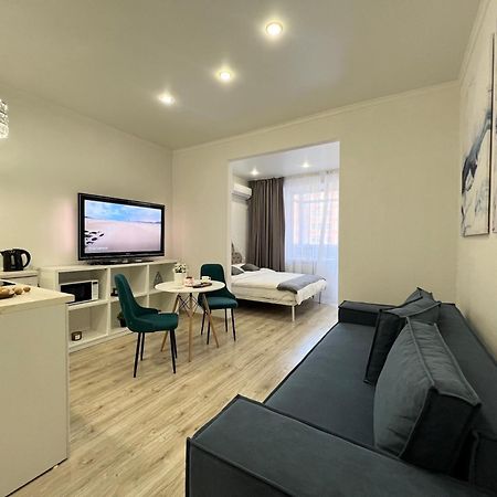 Uutnaya Quartira V Novom Dome Apartment Pavlodar Exterior foto